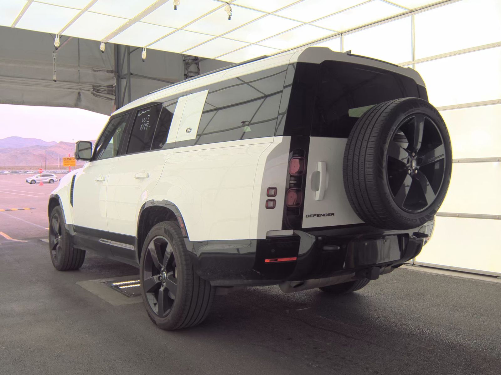 2024 Land Rover Defender 130 X-Dynamic SE AWD