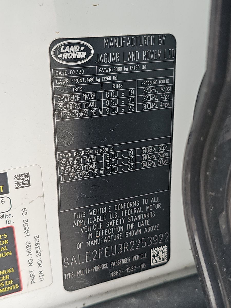 2024 Land Rover Defender 130 X-Dynamic SE AWD