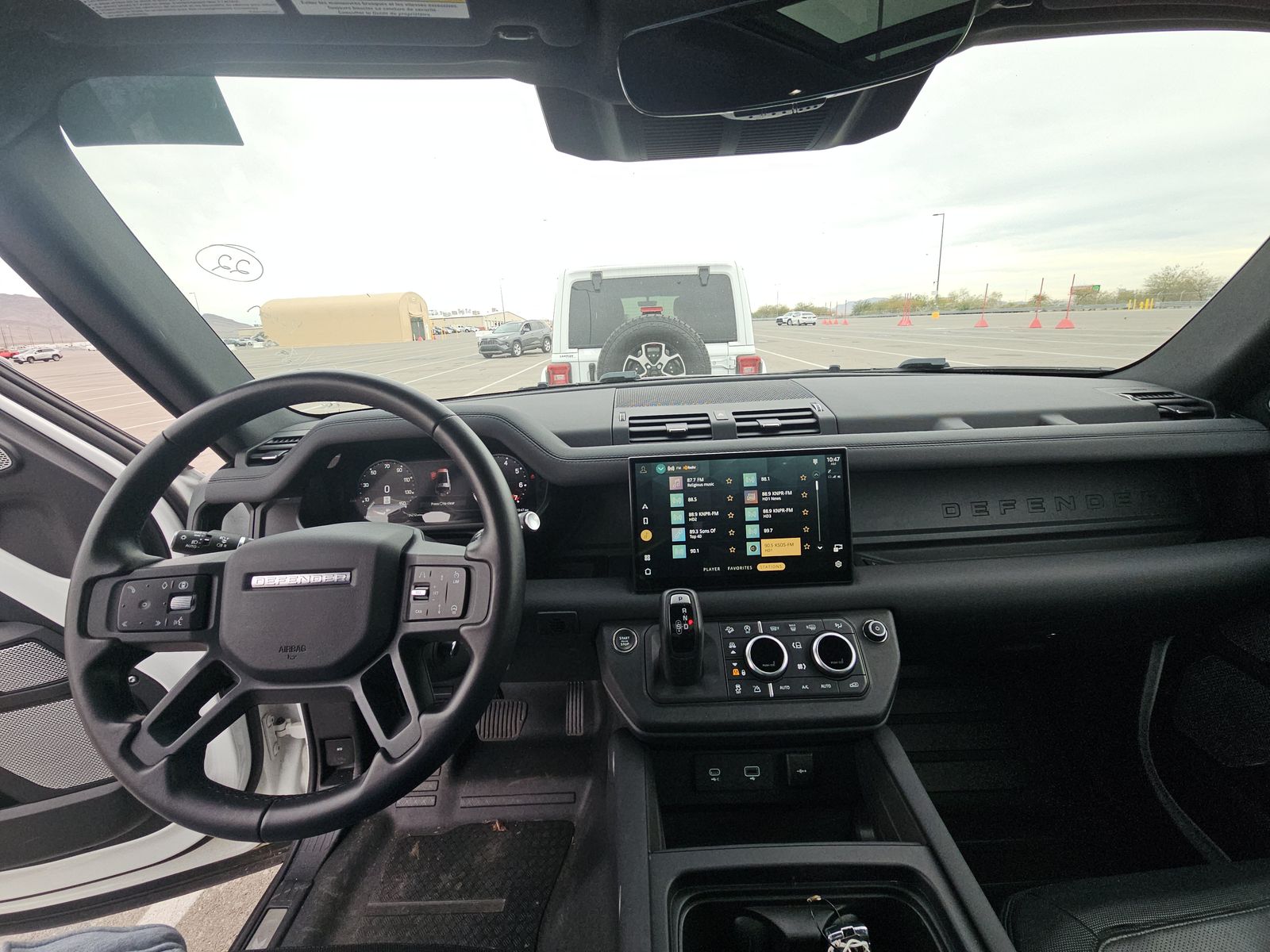 2024 Land Rover Defender 130 X-Dynamic SE AWD