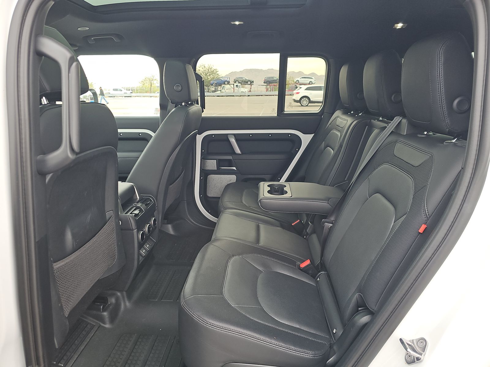 2024 Land Rover Defender 130 X-Dynamic SE AWD