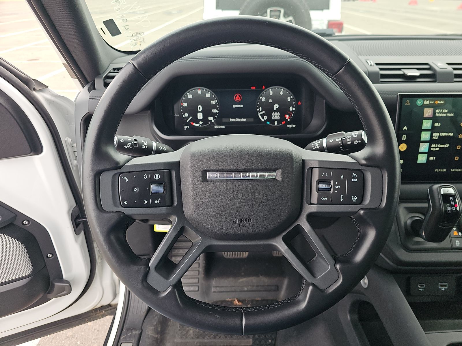 2024 Land Rover Defender 130 X-Dynamic SE AWD