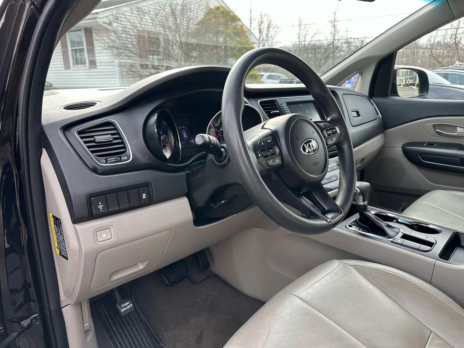 2020 Kia Sedona L FWD