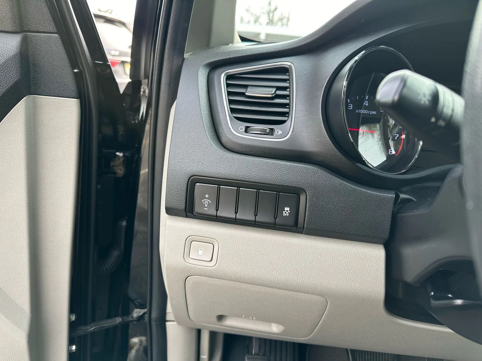 2020 Kia Sedona L FWD