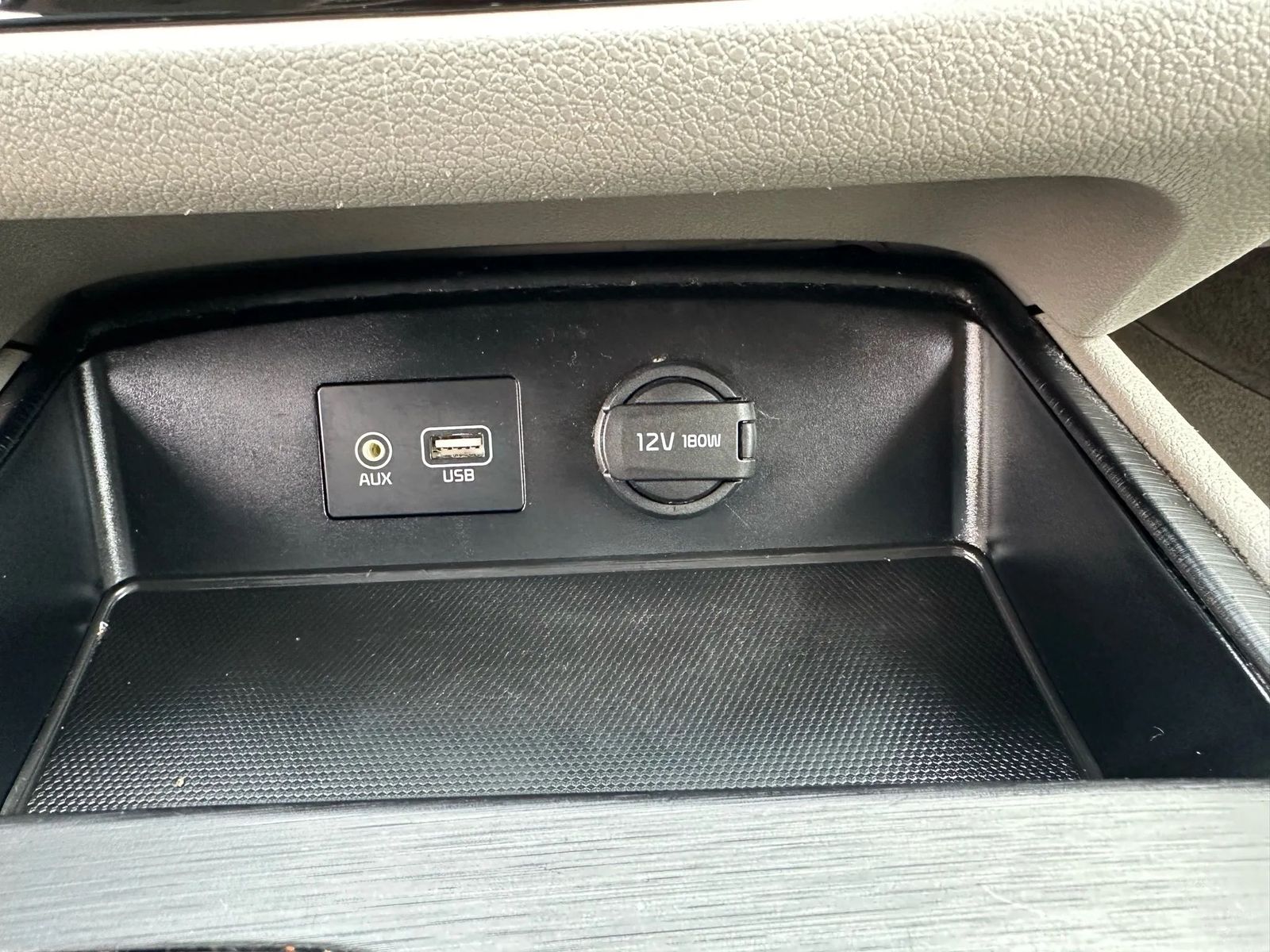 2020 Kia Sedona L FWD