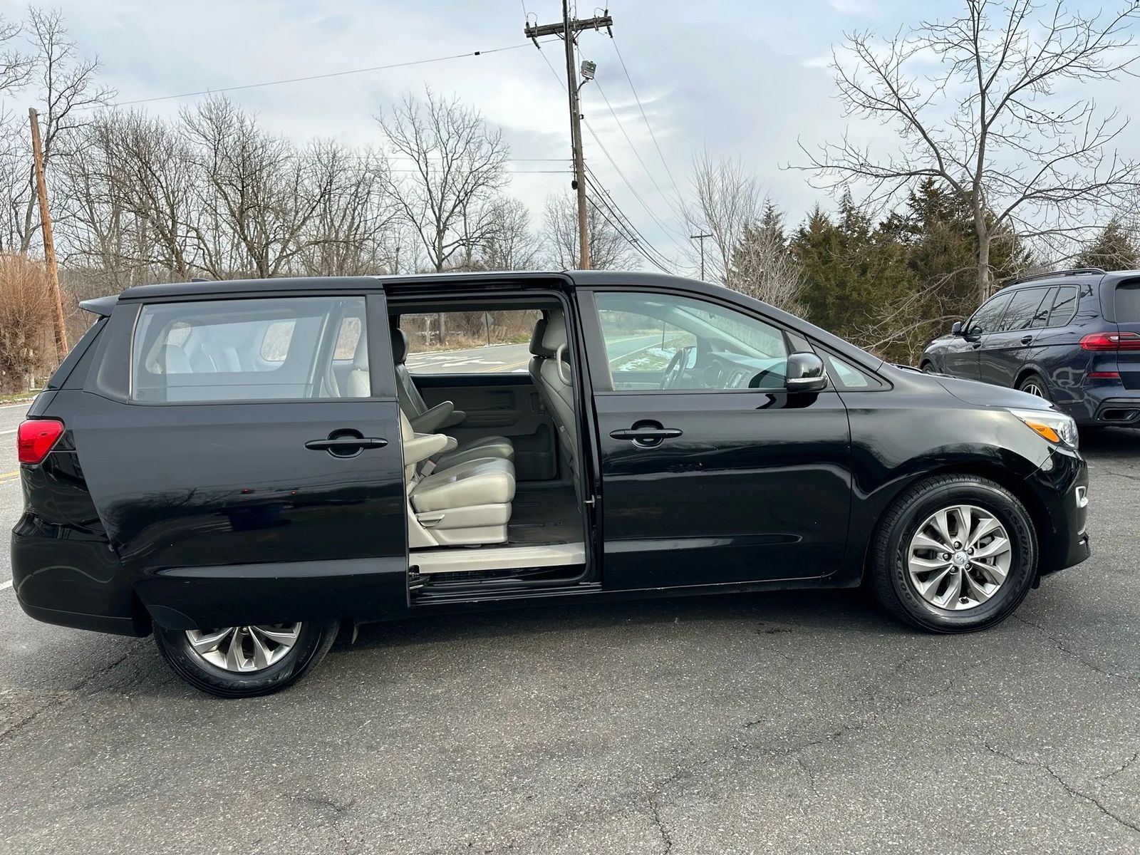 2020 Kia Sedona L FWD