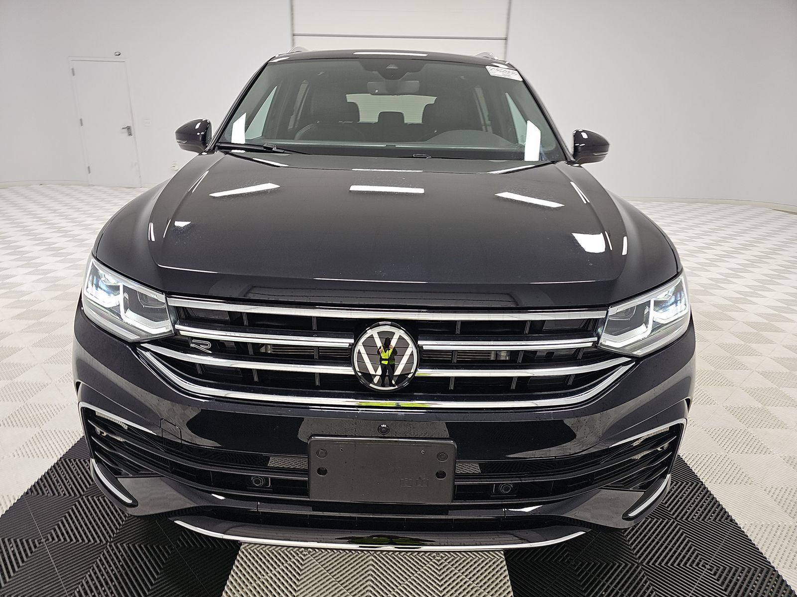 2024 Volkswagen Tiguan 2.0T SEL R-Line AWD