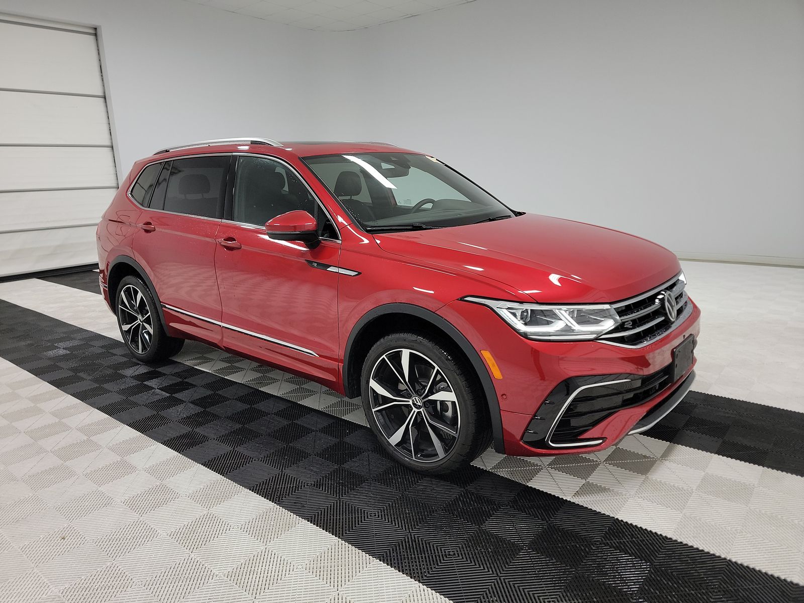 2024 Volkswagen Tiguan 2.0T SEL R-Line AWD
