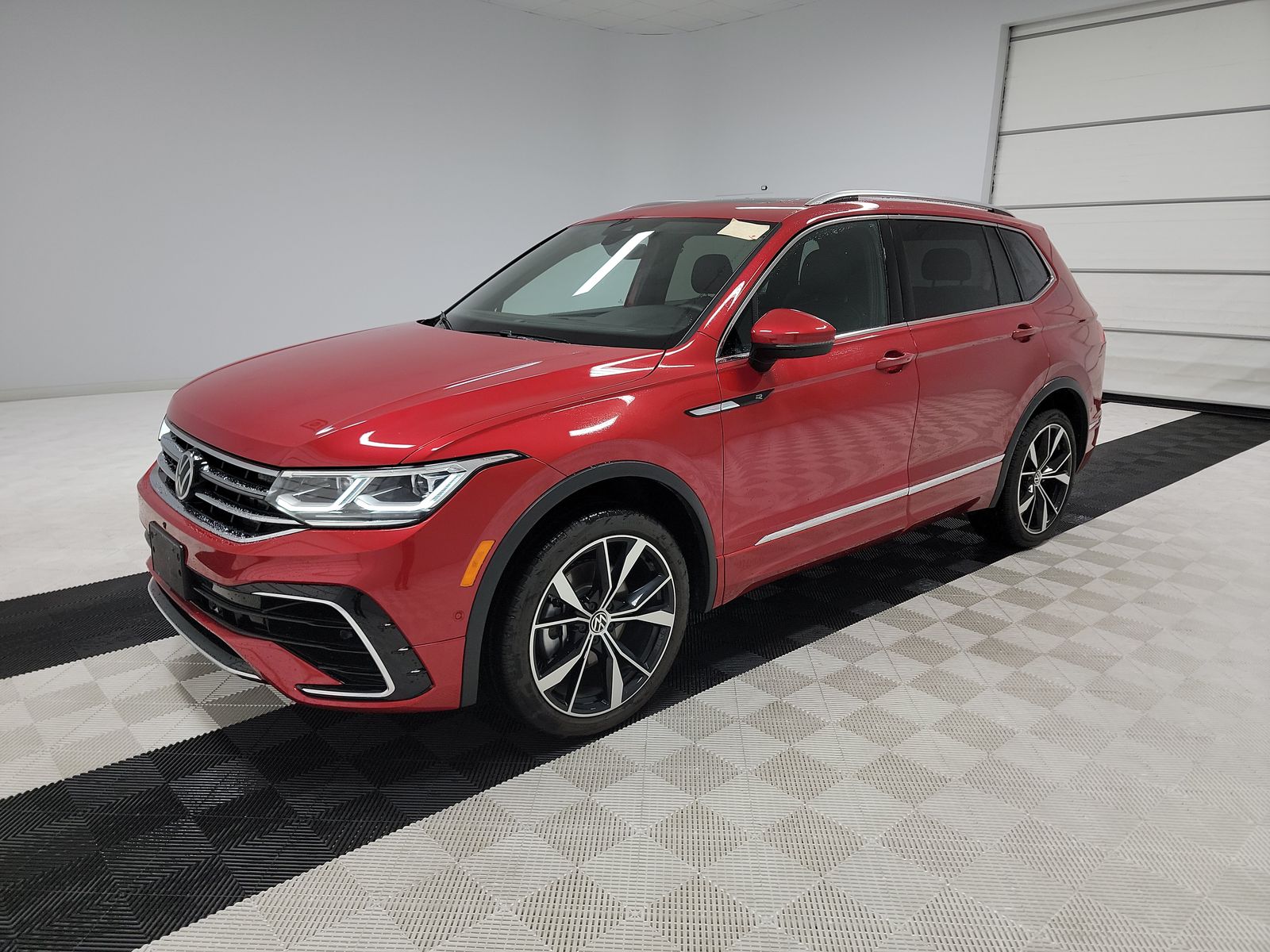 2024 Volkswagen Tiguan 2.0T SEL R-Line AWD