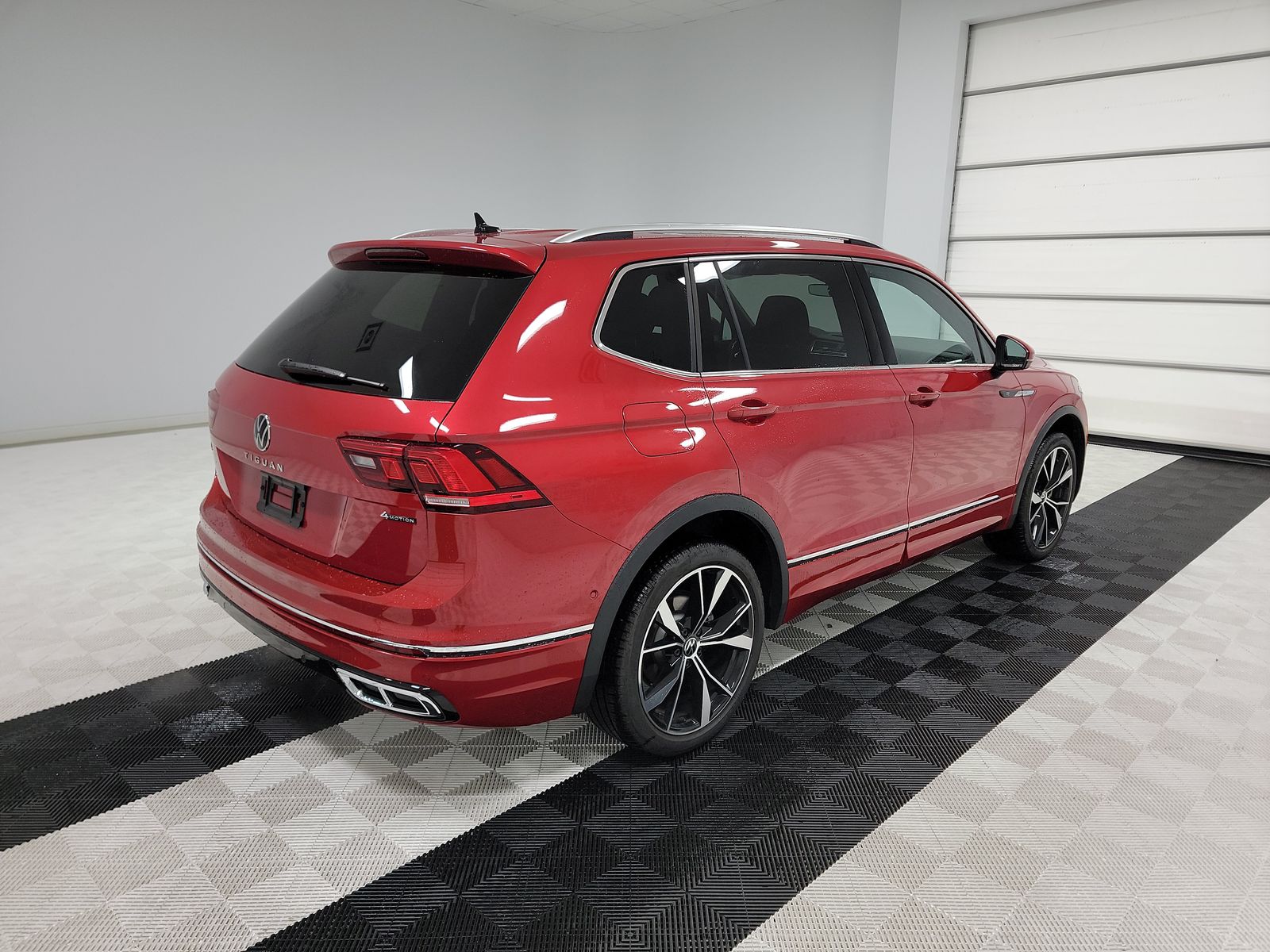 2024 Volkswagen Tiguan 2.0T SEL R-Line AWD