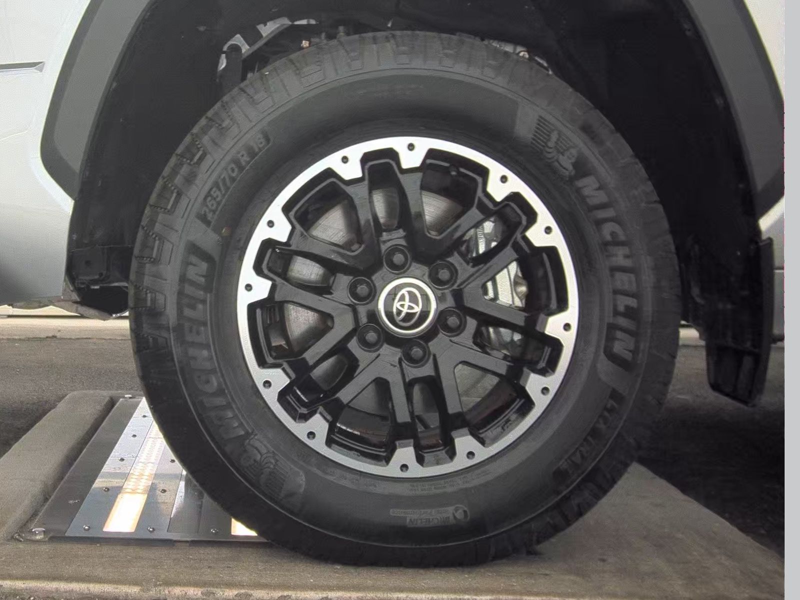 2024 Toyota Tundra SR5 AWD