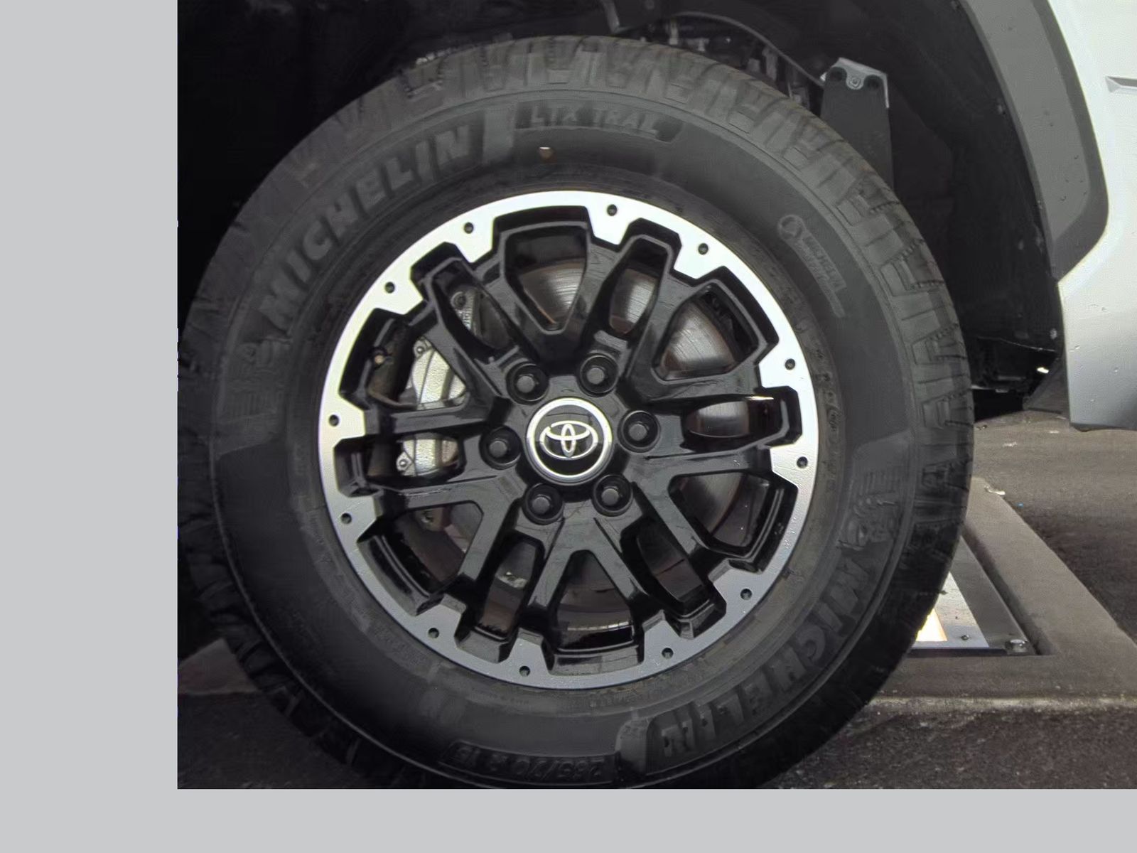 2024 Toyota Tundra SR5 AWD