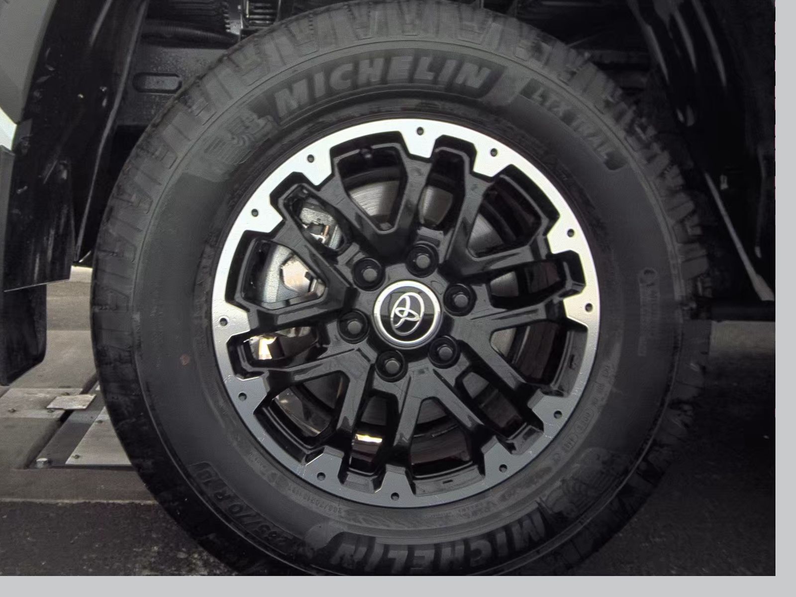 2024 Toyota Tundra SR5 AWD