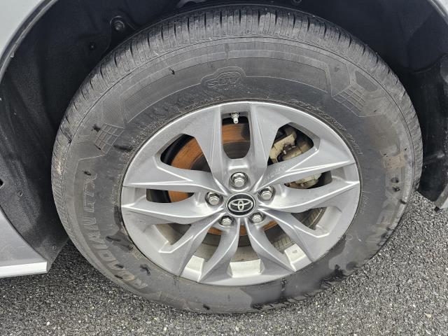 2024 Toyota Sienna LE FWD