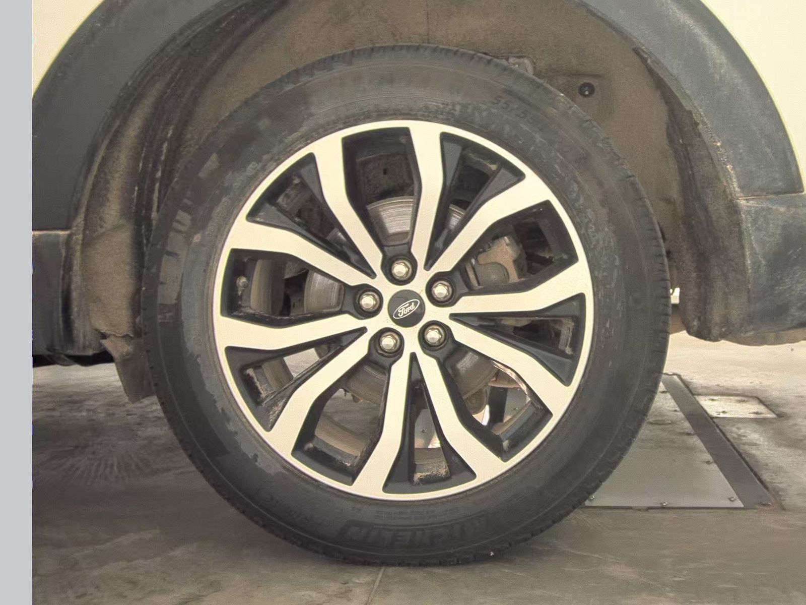 2025 Ford Explorer ST-Line AWD