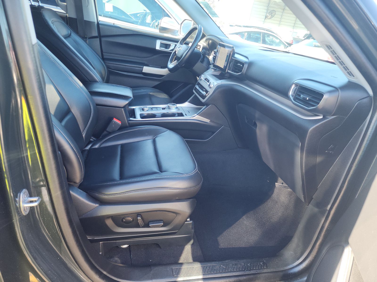 2023 Ford Explorer XLT AWD