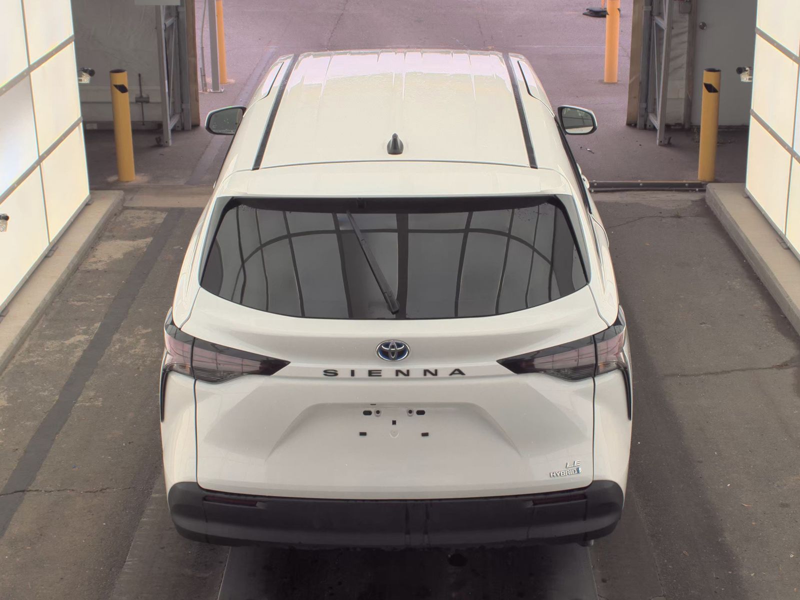 2024 Toyota Sienna LE FWD