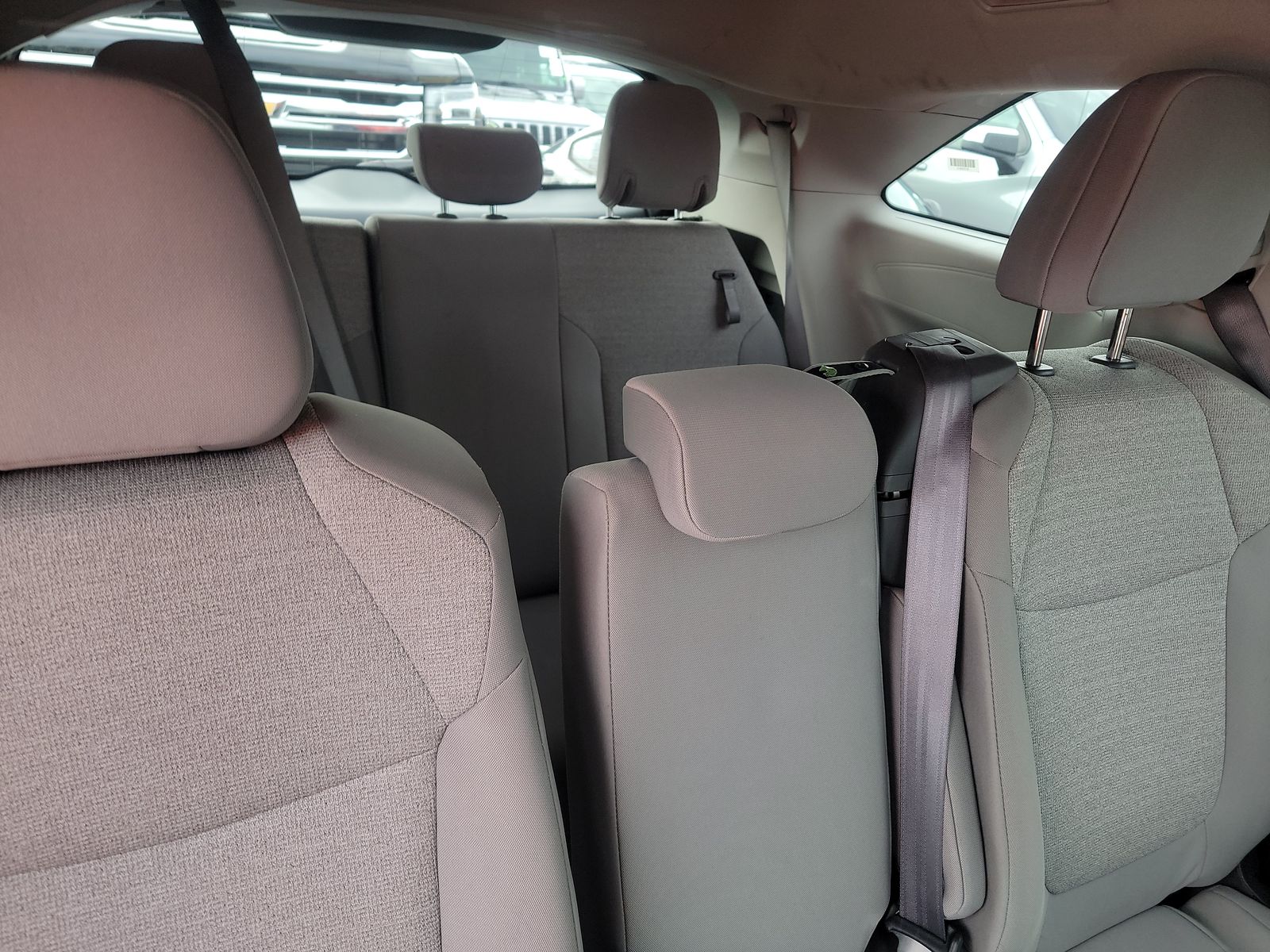 2024 Toyota Sienna LE FWD