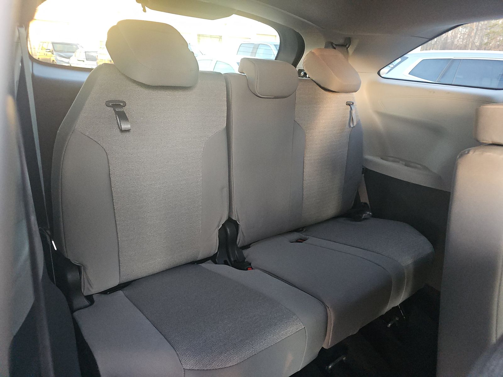 2024 Toyota Sienna LE FWD