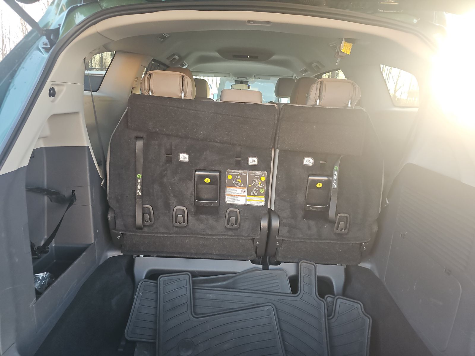 2024 Toyota Sienna LE FWD