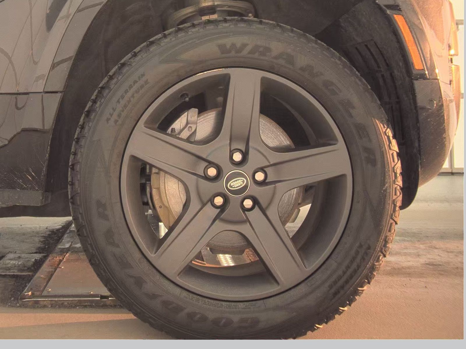 2024 Land Rover Defender 110 X-Dynamic SE AWD