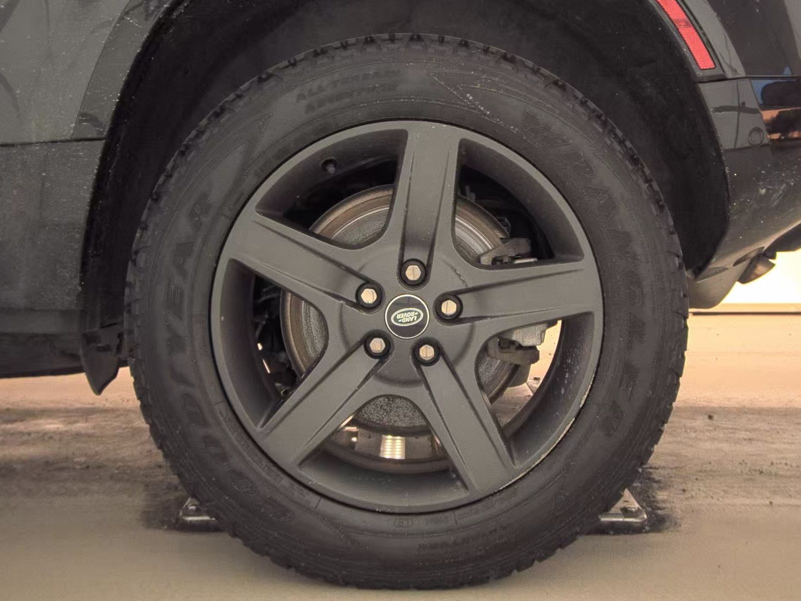 2024 Land Rover Defender 110 X-Dynamic SE AWD