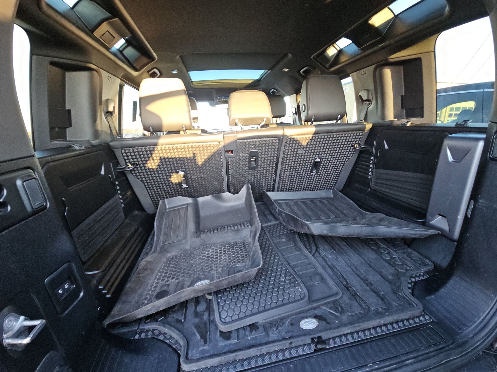 2024 Land Rover Defender 110 X-Dynamic SE AWD