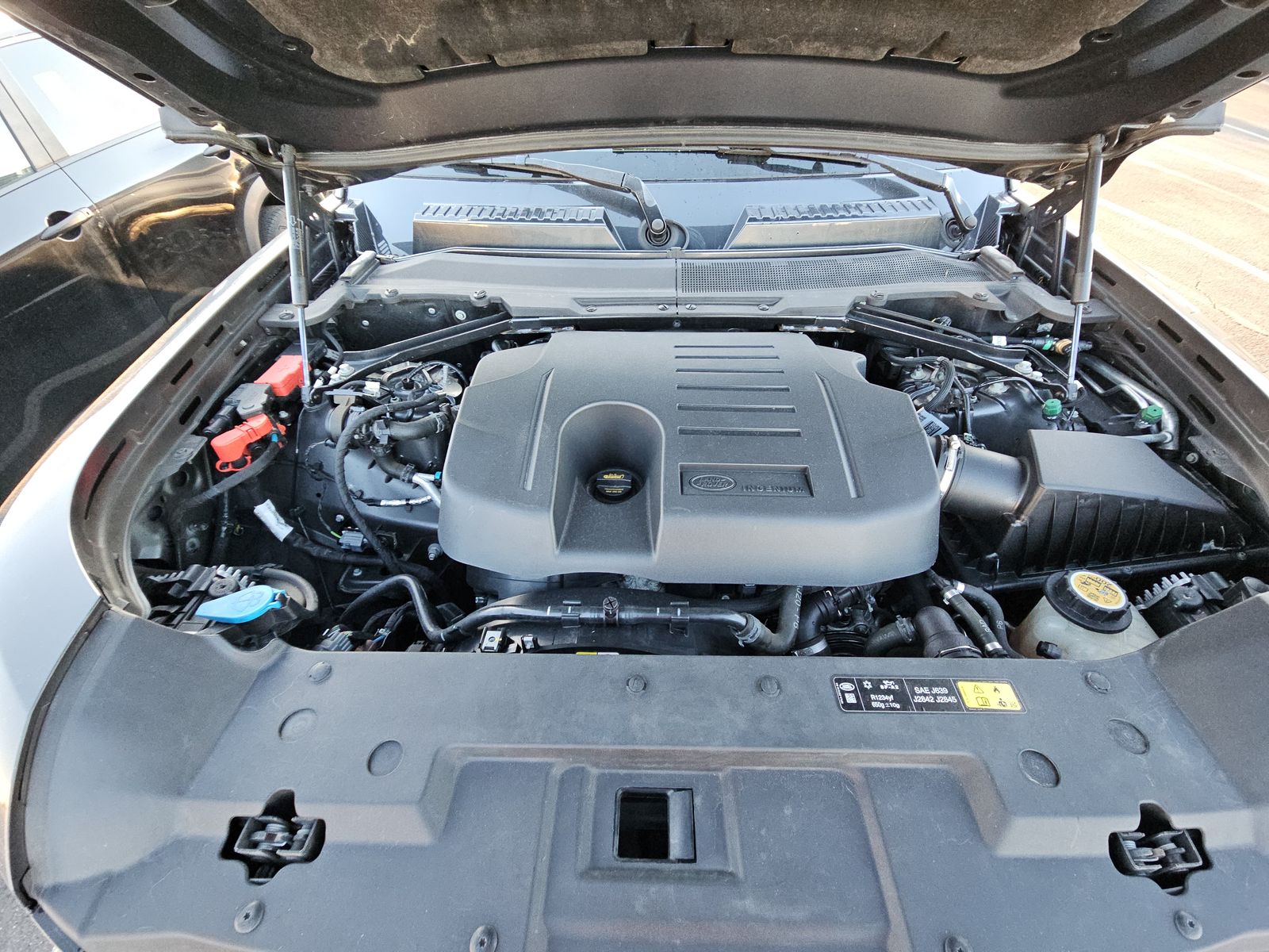 2024 Land Rover Defender 110 X-Dynamic SE AWD