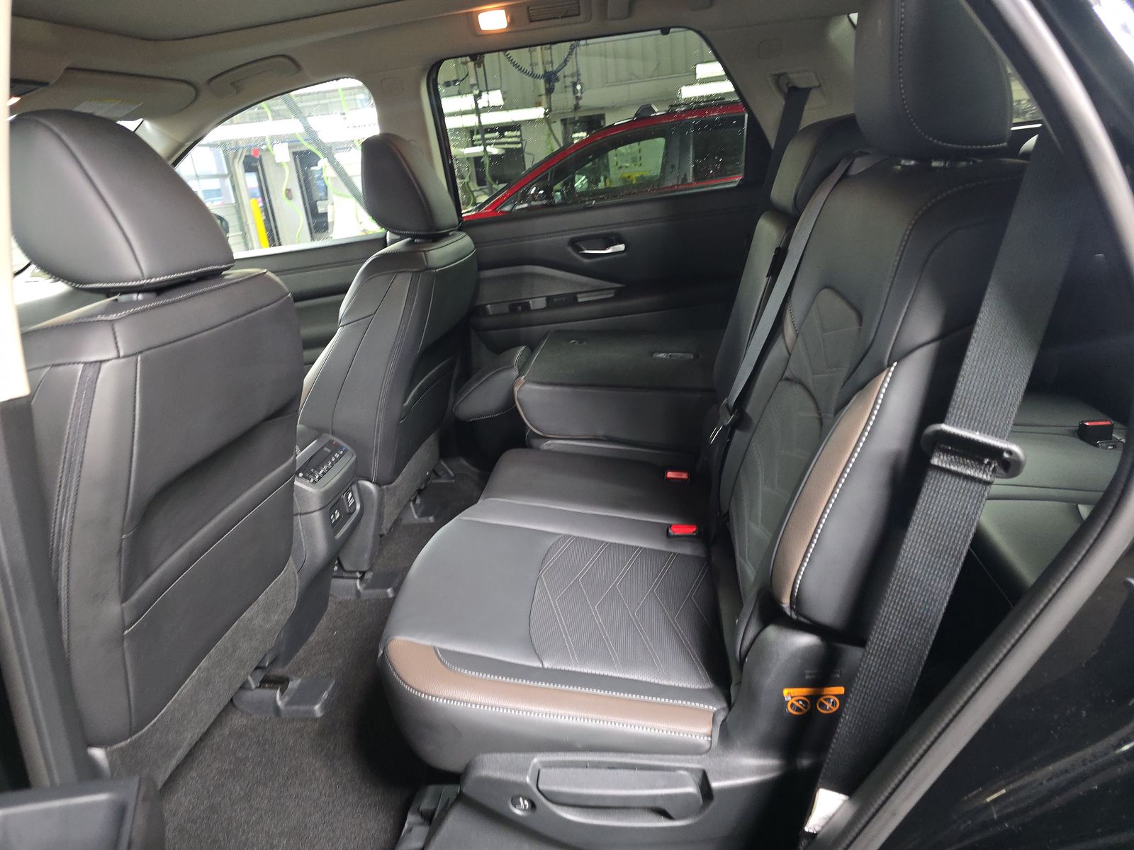 2024 Nissan Pathfinder Platinum FWD