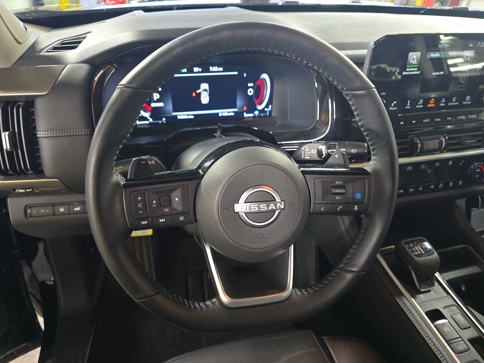 2024 Nissan Pathfinder Platinum FWD