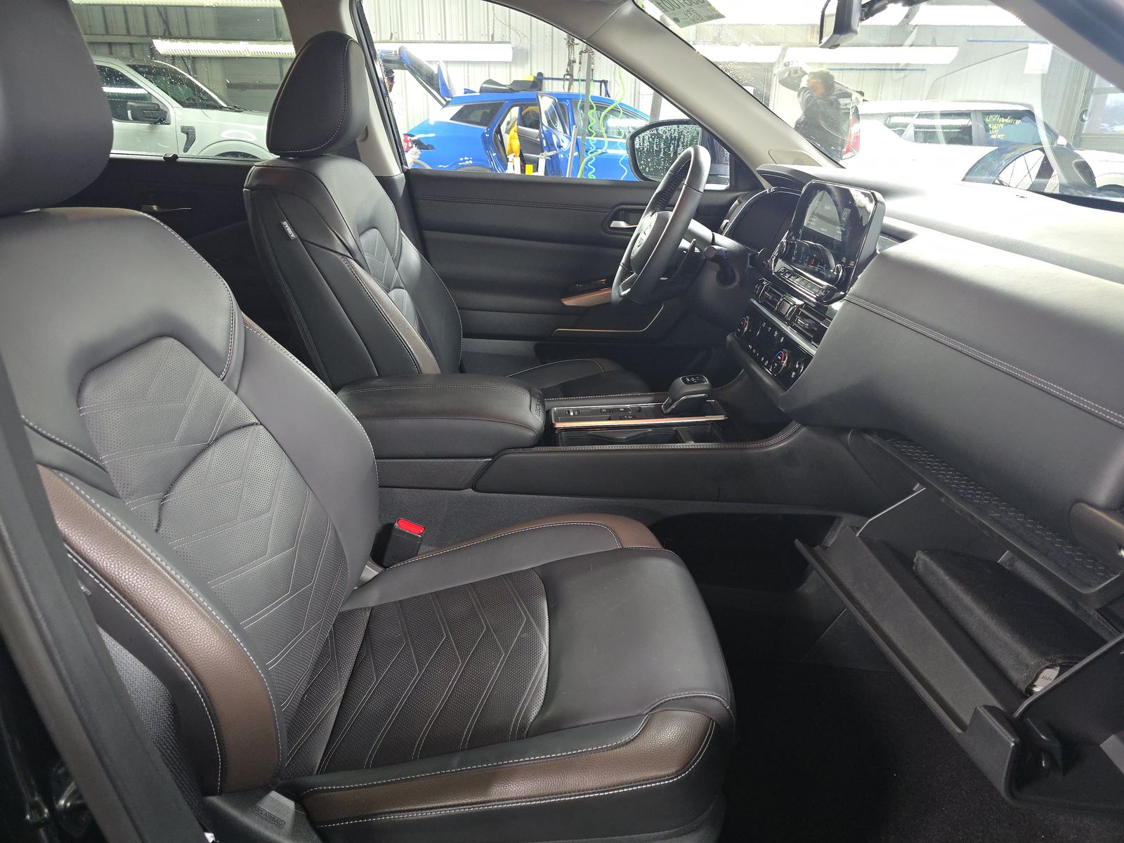 2024 Nissan Pathfinder Platinum FWD