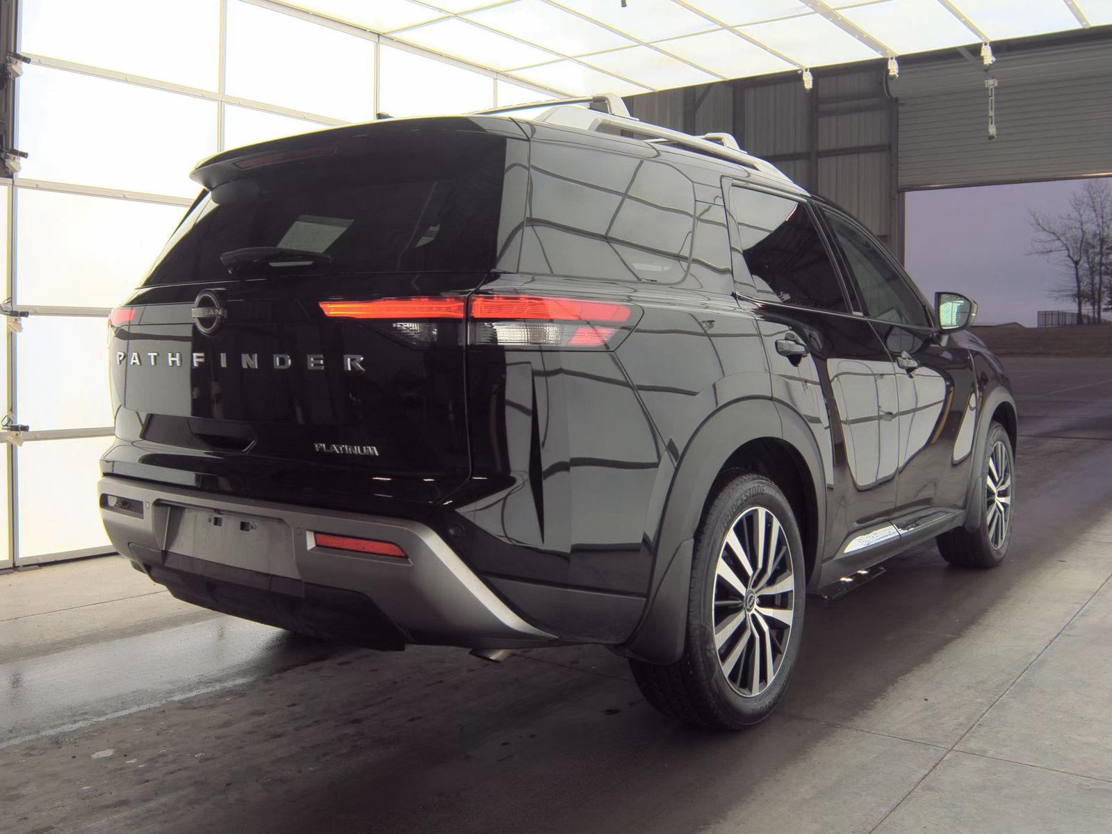2024 Nissan Pathfinder Platinum FWD