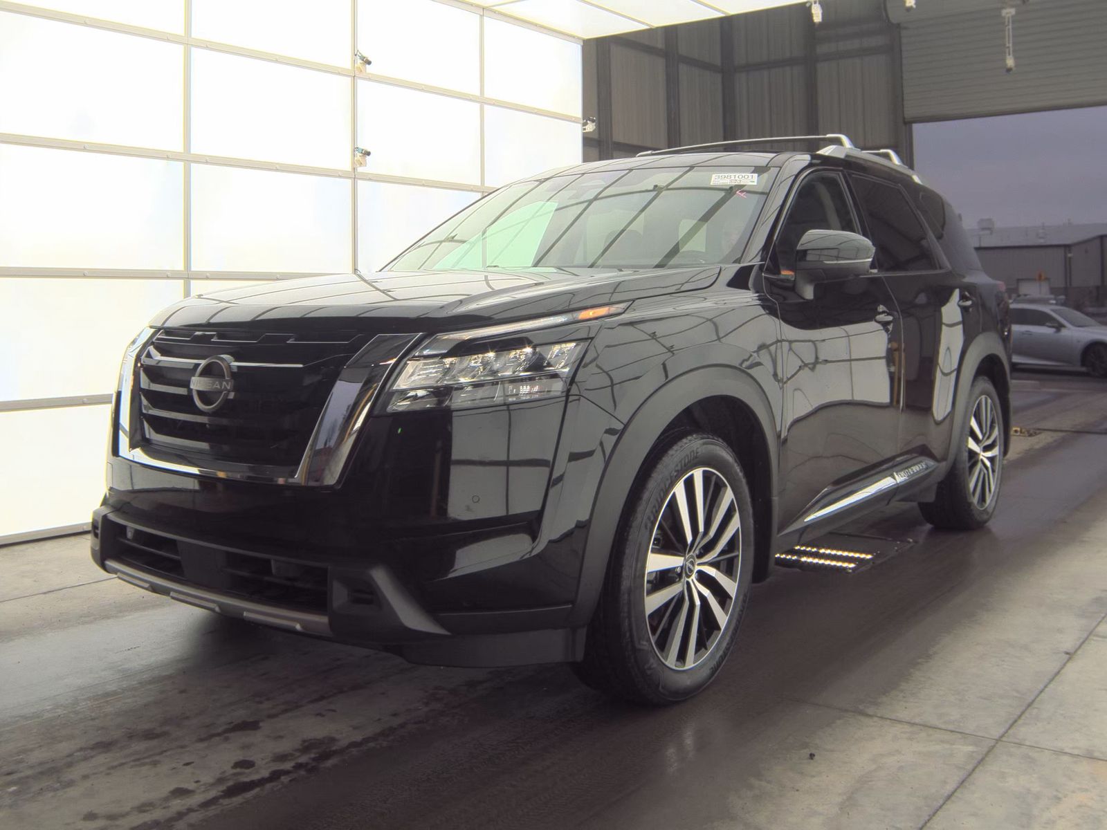 2024 Nissan Pathfinder Platinum FWD