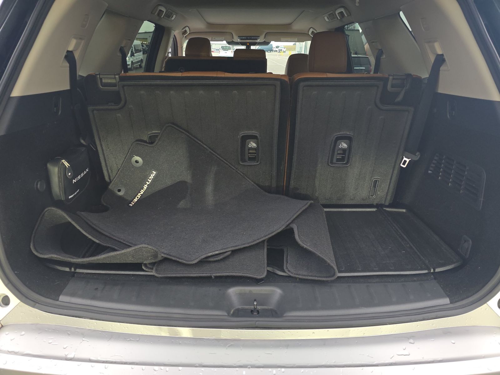 2024 Nissan Pathfinder Platinum FWD