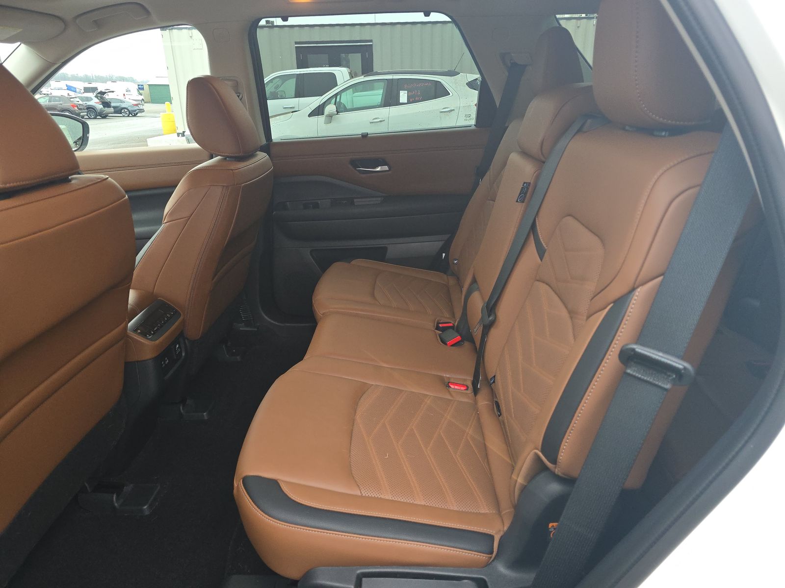 2024 Nissan Pathfinder Platinum FWD