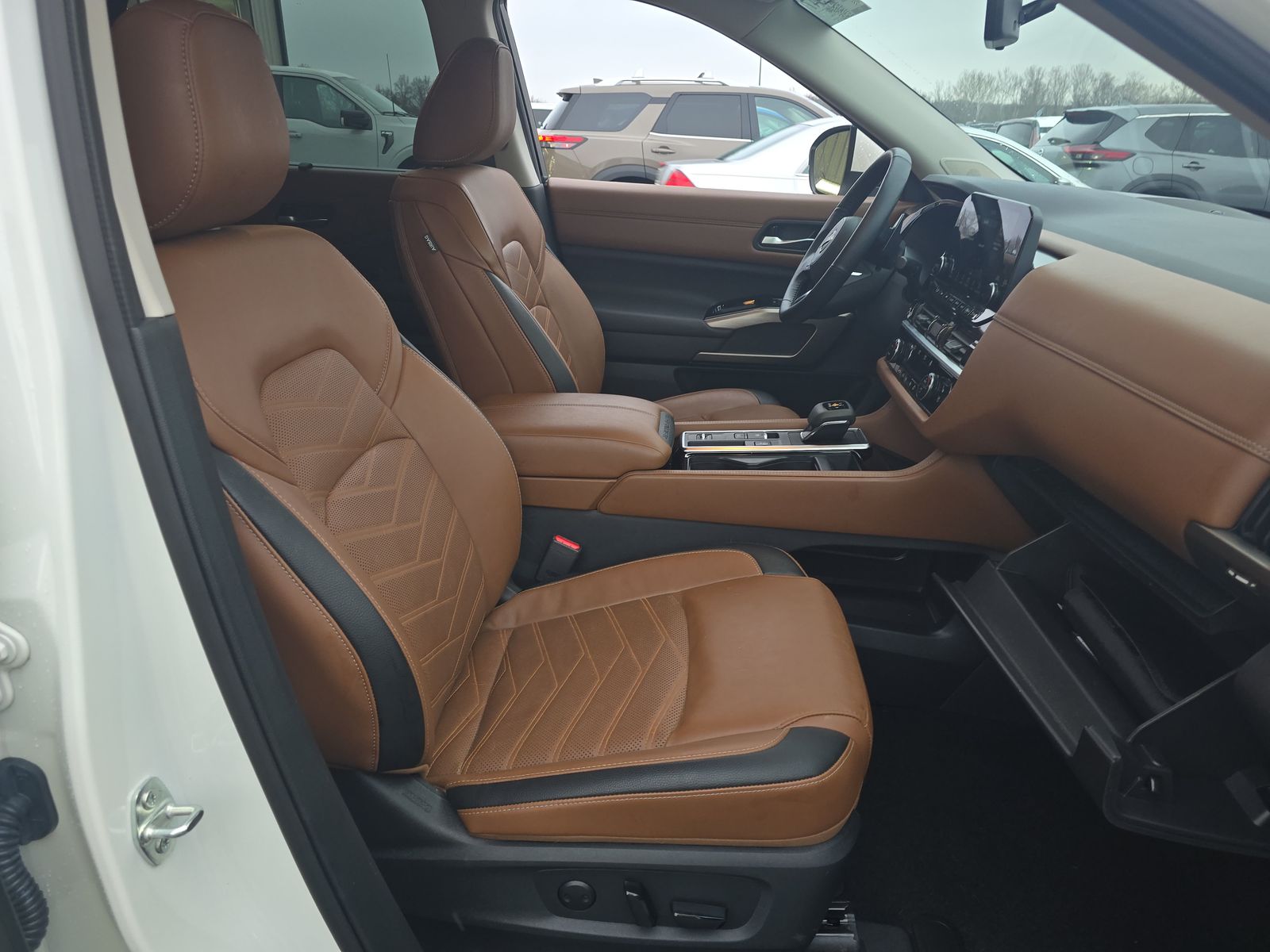 2024 Nissan Pathfinder Platinum FWD