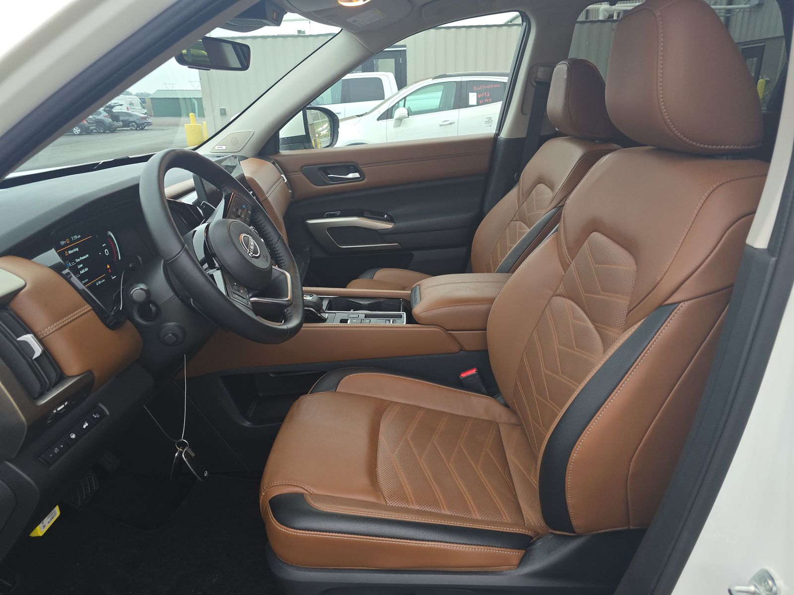 2024 Nissan Pathfinder Platinum FWD