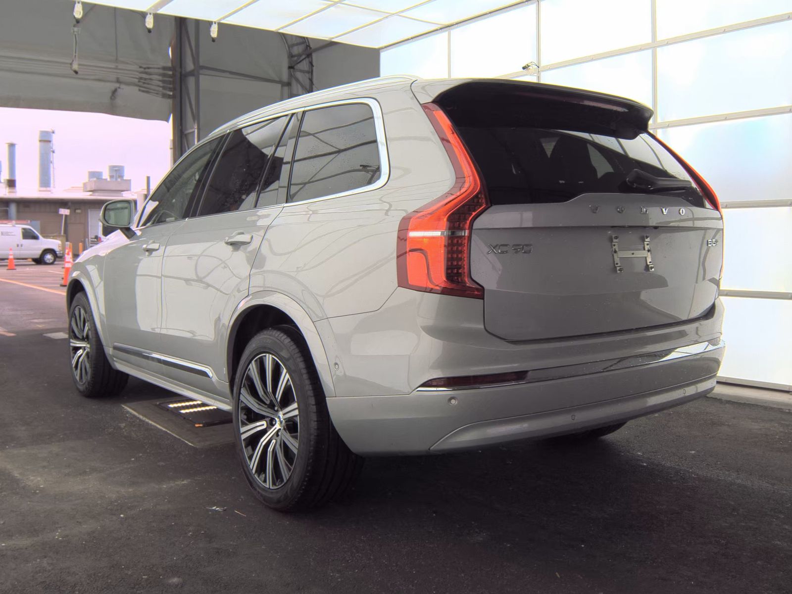 2024 Volvo XC90 B5 Plus AWD