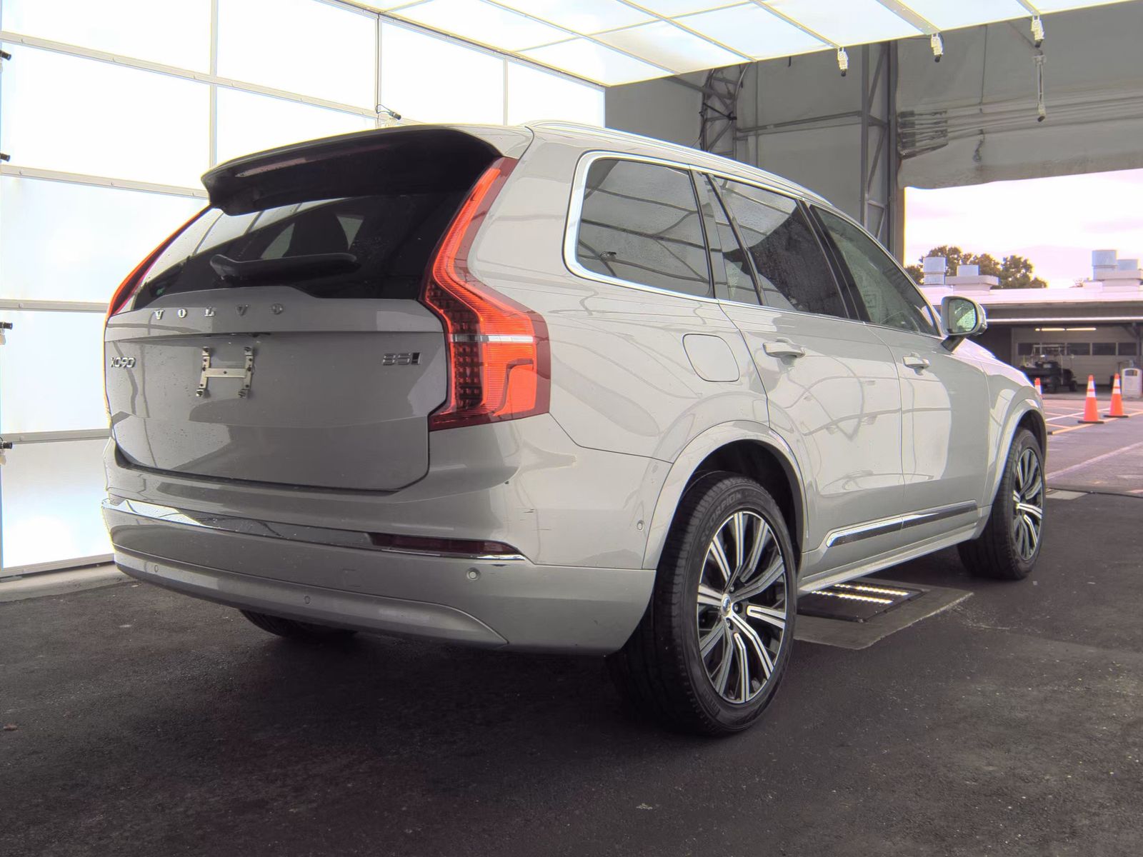 2024 Volvo XC90 B5 Plus AWD