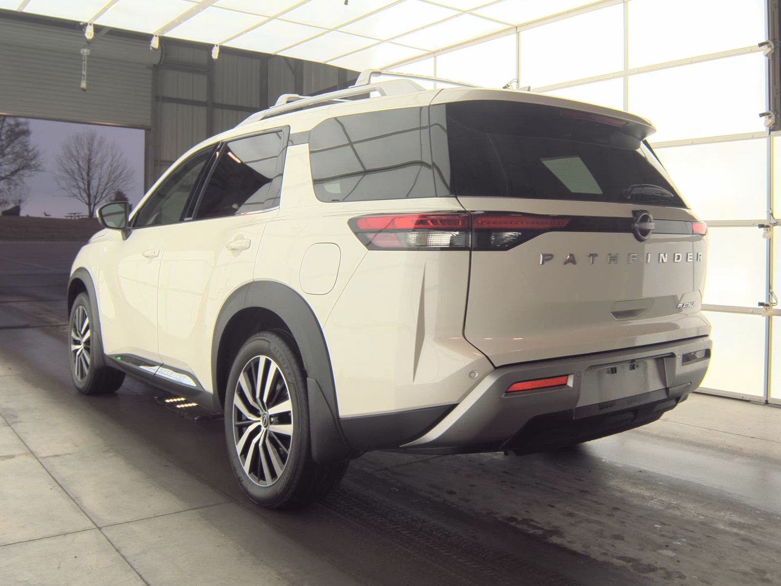 2024 Nissan Pathfinder Platinum FWD