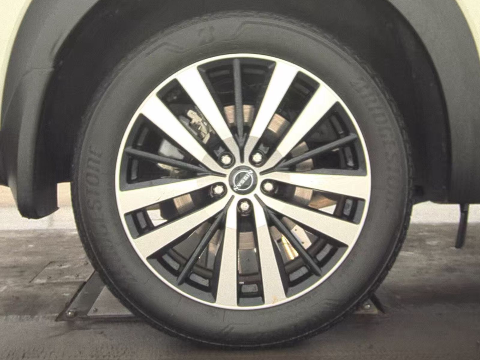 2024 Nissan Pathfinder Platinum FWD