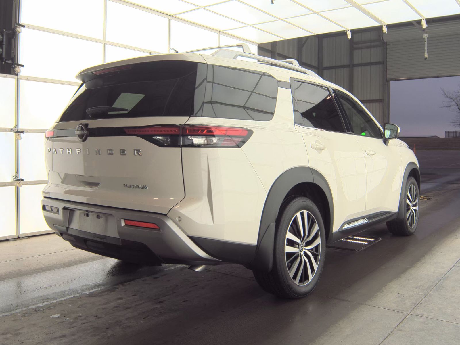 2024 Nissan Pathfinder Platinum FWD
