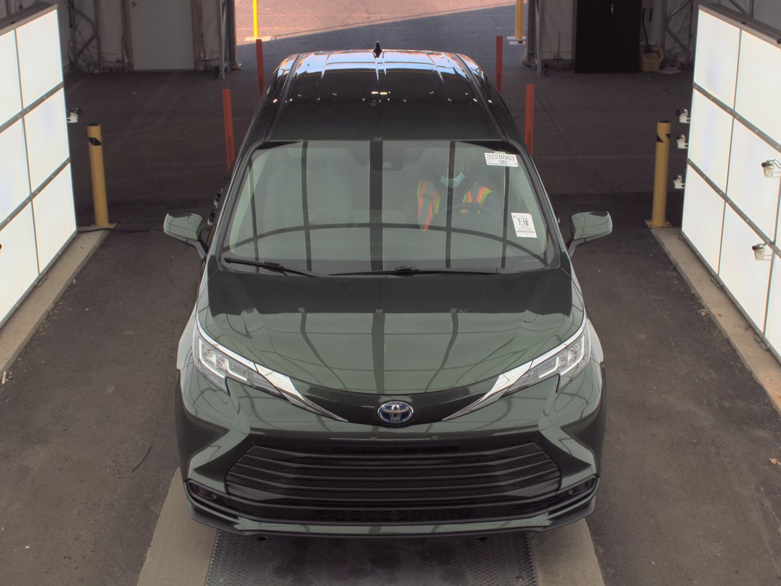 2024 Toyota Sienna LE FWD