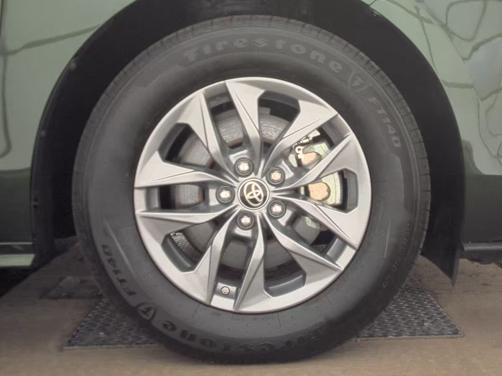 2024 Toyota Sienna LE FWD