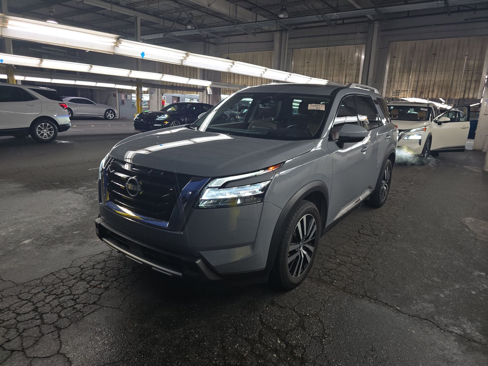 2023 Nissan Pathfinder Platinum AWD