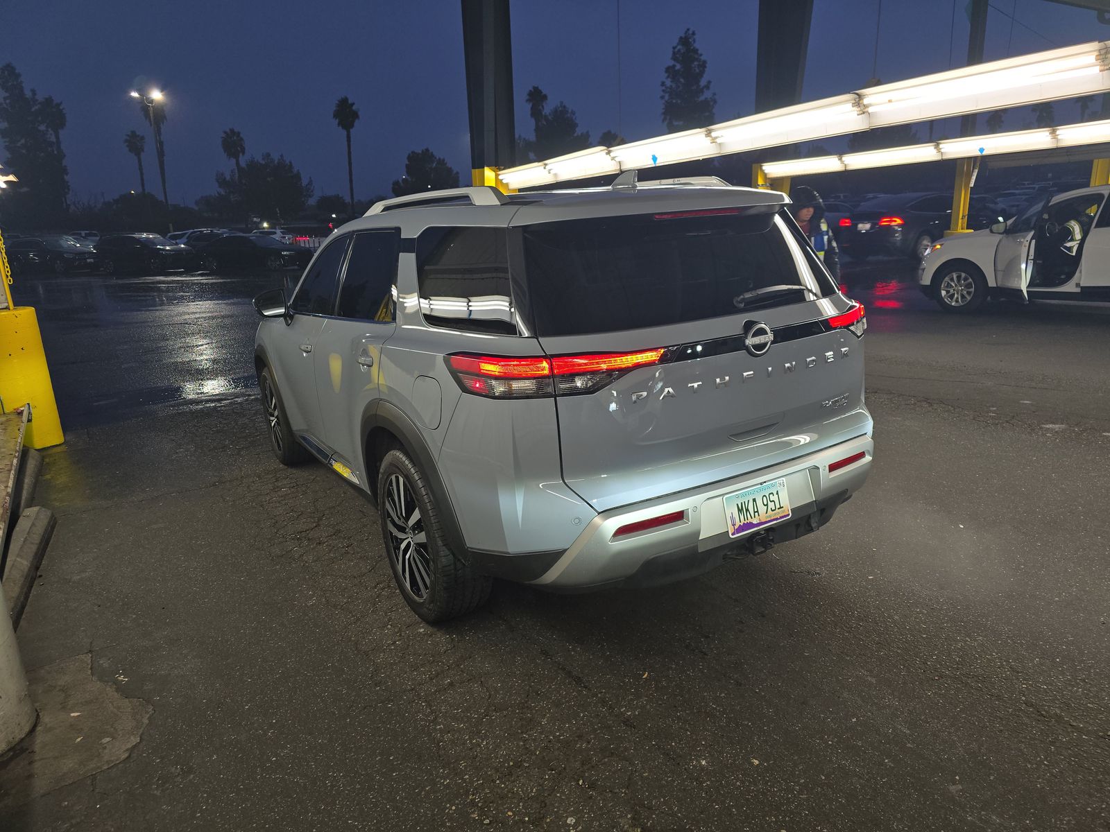 2023 Nissan Pathfinder Platinum AWD