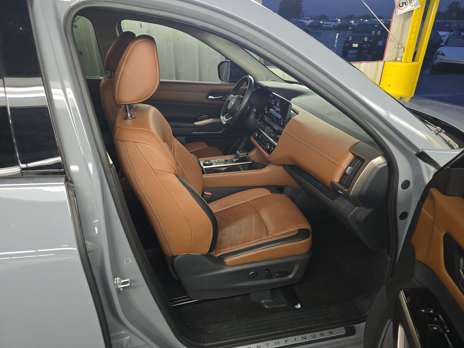 2023 Nissan Pathfinder Platinum AWD