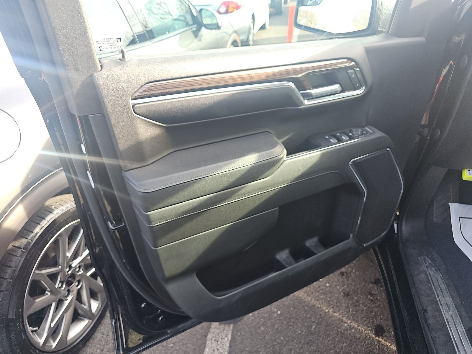 2023 Chevrolet Silverado 1500 LT AWD