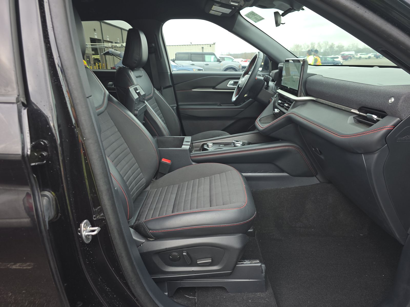 2025 Ford Explorer ST-Line AWD