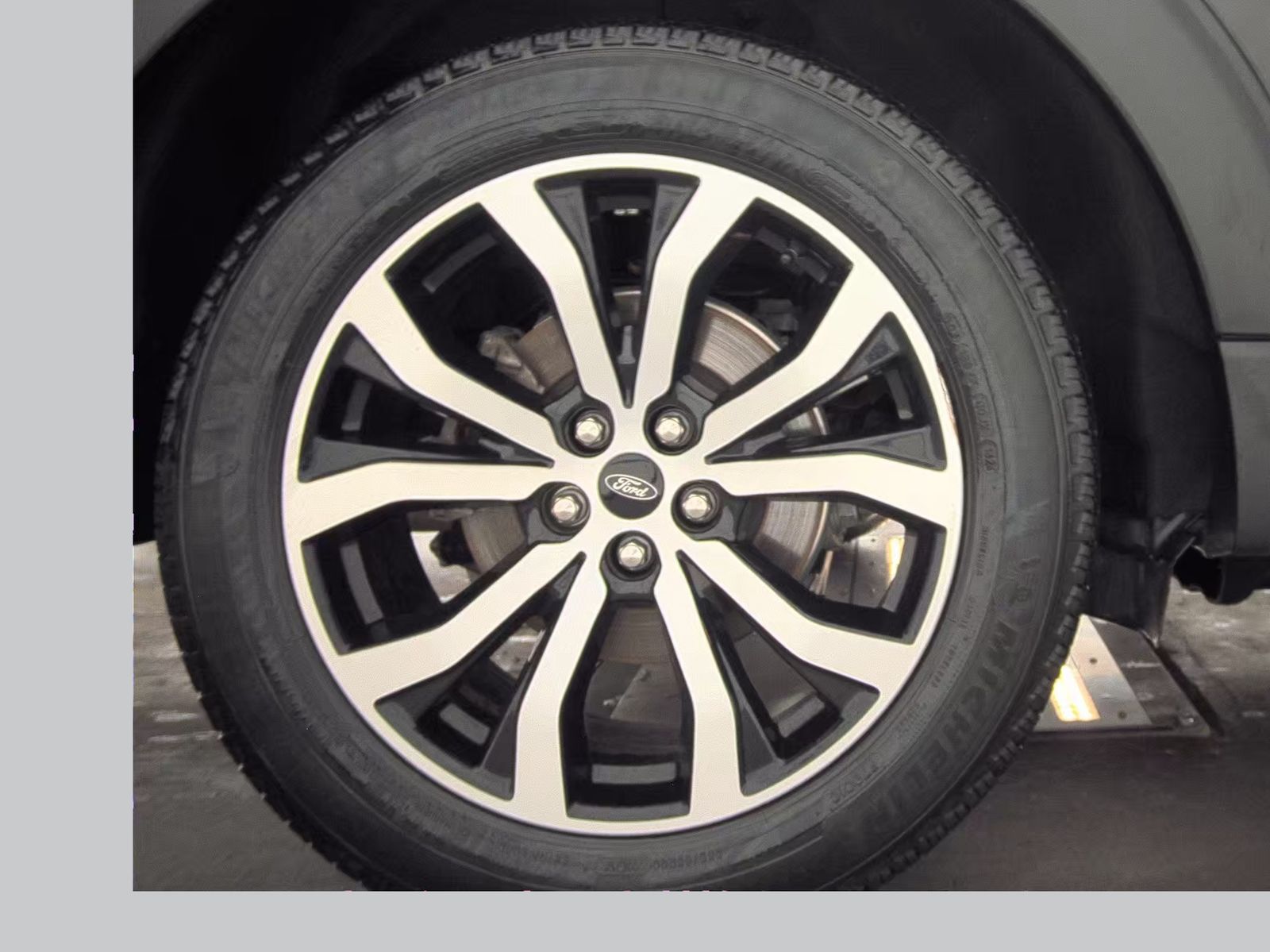 2025 Ford Explorer ST-Line AWD