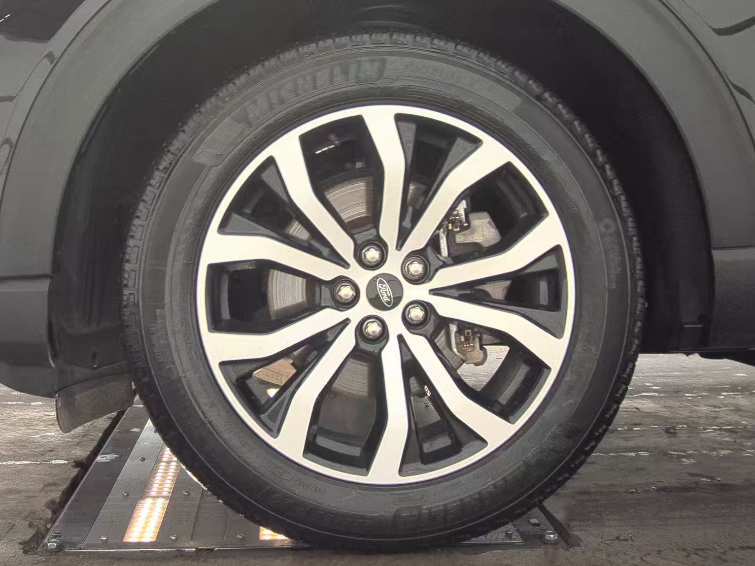 2025 Ford Explorer ST-Line AWD